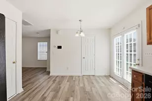 5623 Henderson Oaks Dr, Charlotte, NC 28269 - Photo 9