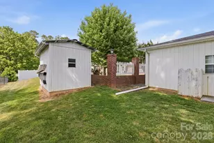 912 Briggs St NW, Valdese, NC 28690 - Photo 33