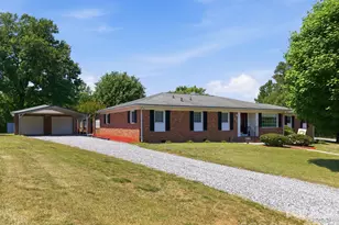 912 Briggs St NW, Valdese, NC 28690 - Photo 3