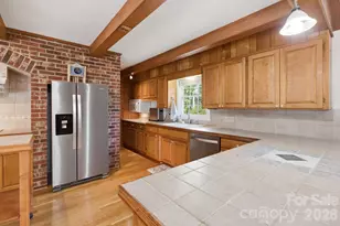 912 Briggs St NW, Valdese, NC 28690 - Photo 11