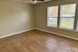 3042 Meadow Knoll Dr, Charlotte, NC 28269 - Photo 11