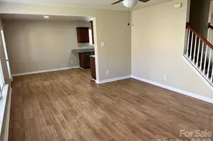 3042 Meadow Knoll Dr, Charlotte, NC 28269 - Photo 3