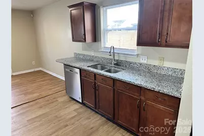 3042 Meadow Knoll Drive, Charlotte, NC 28269 - Photo 9