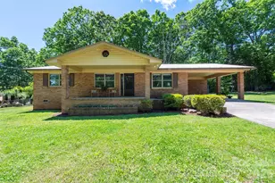 34 Goldmont St, Black Mountain, NC 28711 - Photo 1