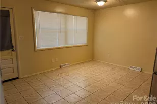 4101 Foxford Pl, Charlotte, NC 28215 - Photo 13