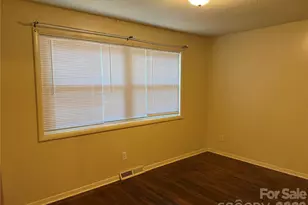 4101 Foxford Pl, Charlotte, NC 28215 - Photo 3