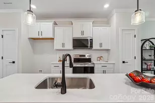 505 Annagh Dr, Charlotte, NC 28217 - Photo 9