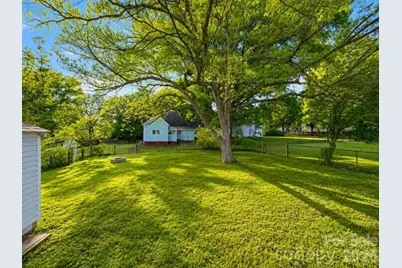 383 E Catawba Avenue, Mooresville, NC 28115 - Photo 25