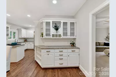 10341 Avondale Avenue, Charlotte, NC 28210 - Photo 9