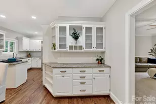 10341 Avondale Ave, Charlotte, NC 28210 - Photo 9