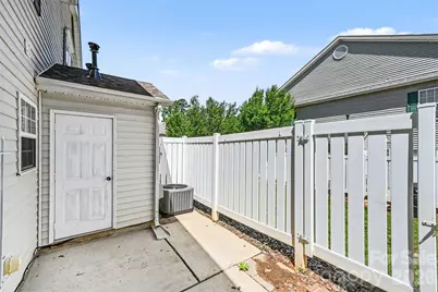 2635 Meadow Knoll Drive, Charlotte, NC 28269 - Photo 27