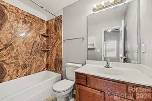 2635 Meadow Knoll Dr, Charlotte, NC 28269 - Photo 19