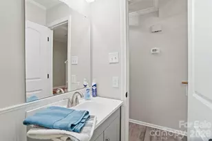 8616 Longbriar Dr, Charlotte, NC 28212 - Photo 23