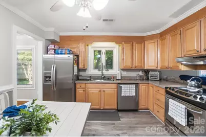 8616 Longbriar Drive, Charlotte, NC 28212 - Photo 15