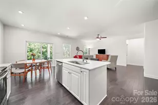 10050 Lilac Ct, Charlotte, NC 28215 - Photo 7