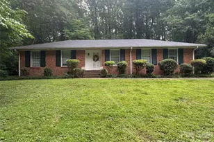 6824 Linda Lake Dr, Charlotte, NC 28215 - Photo 1