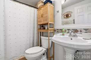 1177 Runway Dr, Hendersonville, NC 28792 - Photo 9