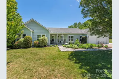 16 Chinaberry Court, Waynesville, NC 28785 - Photo 1