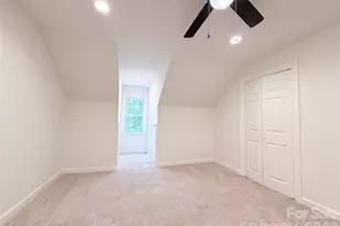 318 Valley Stream Rd, Statesville, NC 28677 - Photo 15