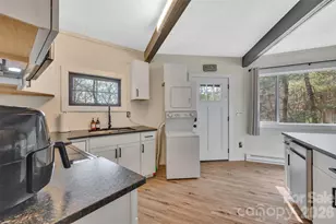 109 Beechwood Ln, Beech Mountain, NC 28604 - Photo 5