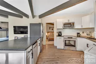 109 Beechwood Ln, Beech Mountain, NC 28604 - Photo 3