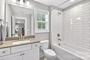 7005 Providence Ln W, Charlotte, NC 28226 - Photo 27