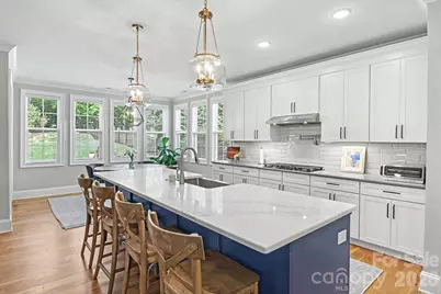 7005 Providence Lane W, Charlotte, NC 28226 - Photo 9