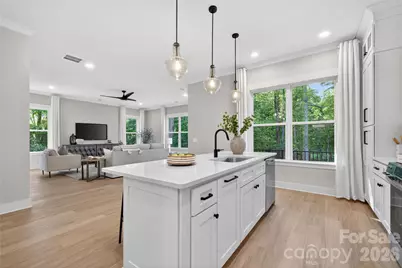 3883 12th Street NE, Hickory, NC 28601 - Photo 3