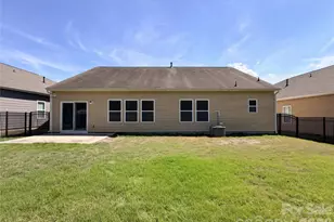7110 Strawberry Fields Ln, Charlotte, NC 28278 - Photo 5