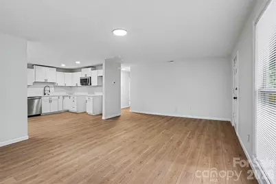 9118 S Lakebrook Road, Charlotte, NC 28214 - Photo 5