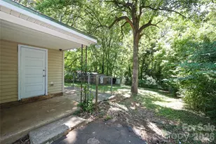 609 Fawnbrook Ln, Charlotte, NC 28217 - Photo 23