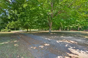 4092 Henry Dellinger Rd, Maiden, NC 28650 - Photo 31