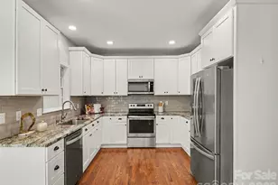2715 Thornburg Ct, Monroe, NC 28110 - Photo 9
