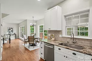 2715 Thornburg Ct, Monroe, NC 28110 - Photo 9