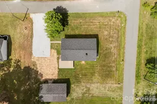 301 Gittens St, Lowell, NC 28098 - Photo 25