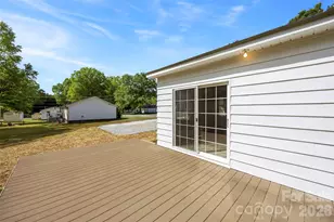 301 Gittens St, Lowell, NC 28098 - Photo 17