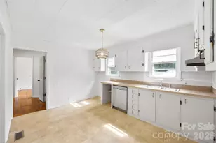 301 Gittens St, Lowell, NC 28098 - Photo 9