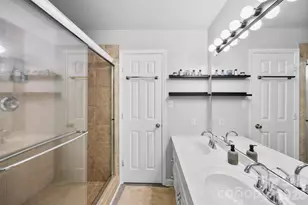 2411 Roundabout Ln, Charlotte, NC 28210 - Photo 17