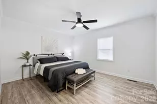 1017 Pegram St, Charlotte, NC 28205 - Photo 9
