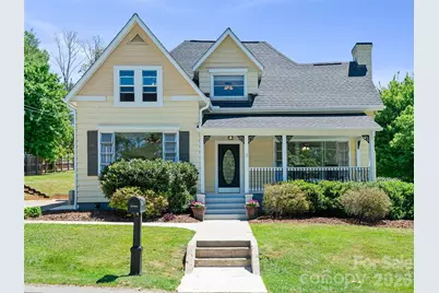 118 Robertson Street, Burnsville, NC 28714 - Photo 1