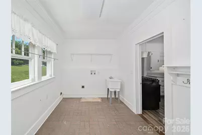 118 Robertson Street, Burnsville, NC 28714 - Photo 15