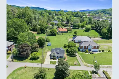 118 Robertson Street, Burnsville, NC 28714 - Photo 43