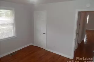 2827 Burbank Dr, Charlotte, NC 28216 - Photo 13