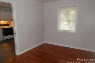 2827 Burbank Dr, Charlotte, NC 28216 - Photo 9