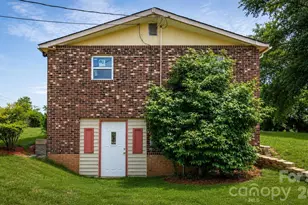 607 Carlos St, Shelby, NC 28152 - Photo 5