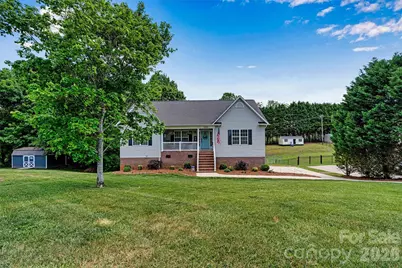 3353 48th Avenue Lane NE, Hickory, NC 28601 - Photo 1