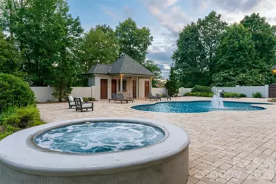 316 S Braeside Court, Asheville, NC 28803 - Photo 7
