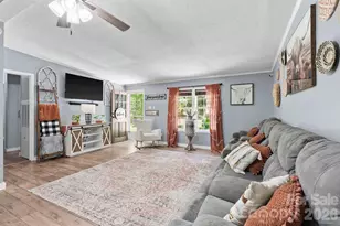 122 Fallswood Ct, Hendersonville, NC 28739 - Photo 5