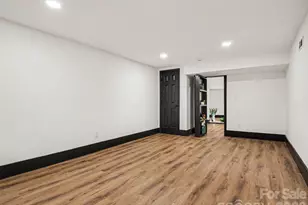 1831 Elizabeth Oaks Ave, Charlotte, NC 28216 - Photo 39