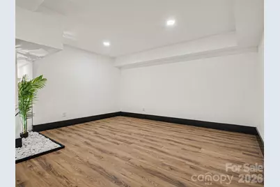 1831 Elizabeth Oaks Avenue, Charlotte, NC 28216 - Photo 37